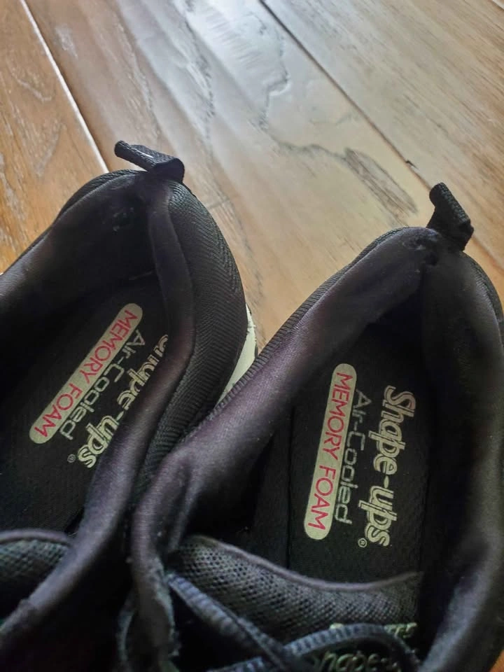 Skechers Shape-ups Air-Cooled Memory Foam Sneakers US 8.5 - photo 5