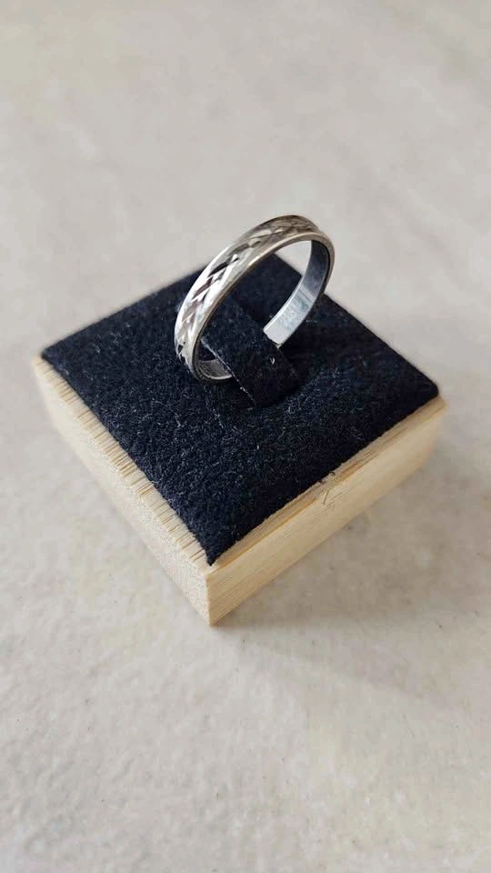 Sterling Silver 925 Men's Wedding Band - Size 9
