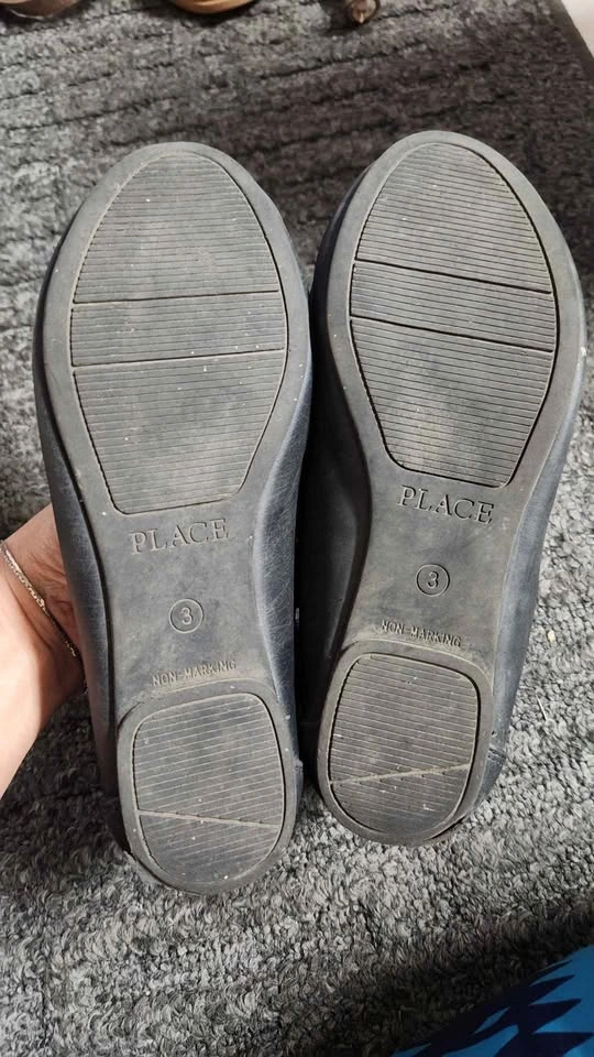The children's place criss cross black ballet shoes size 3 - photo 3