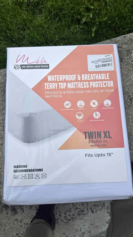 Mia Twin XL Waterproof Terry Top Mattress Protector