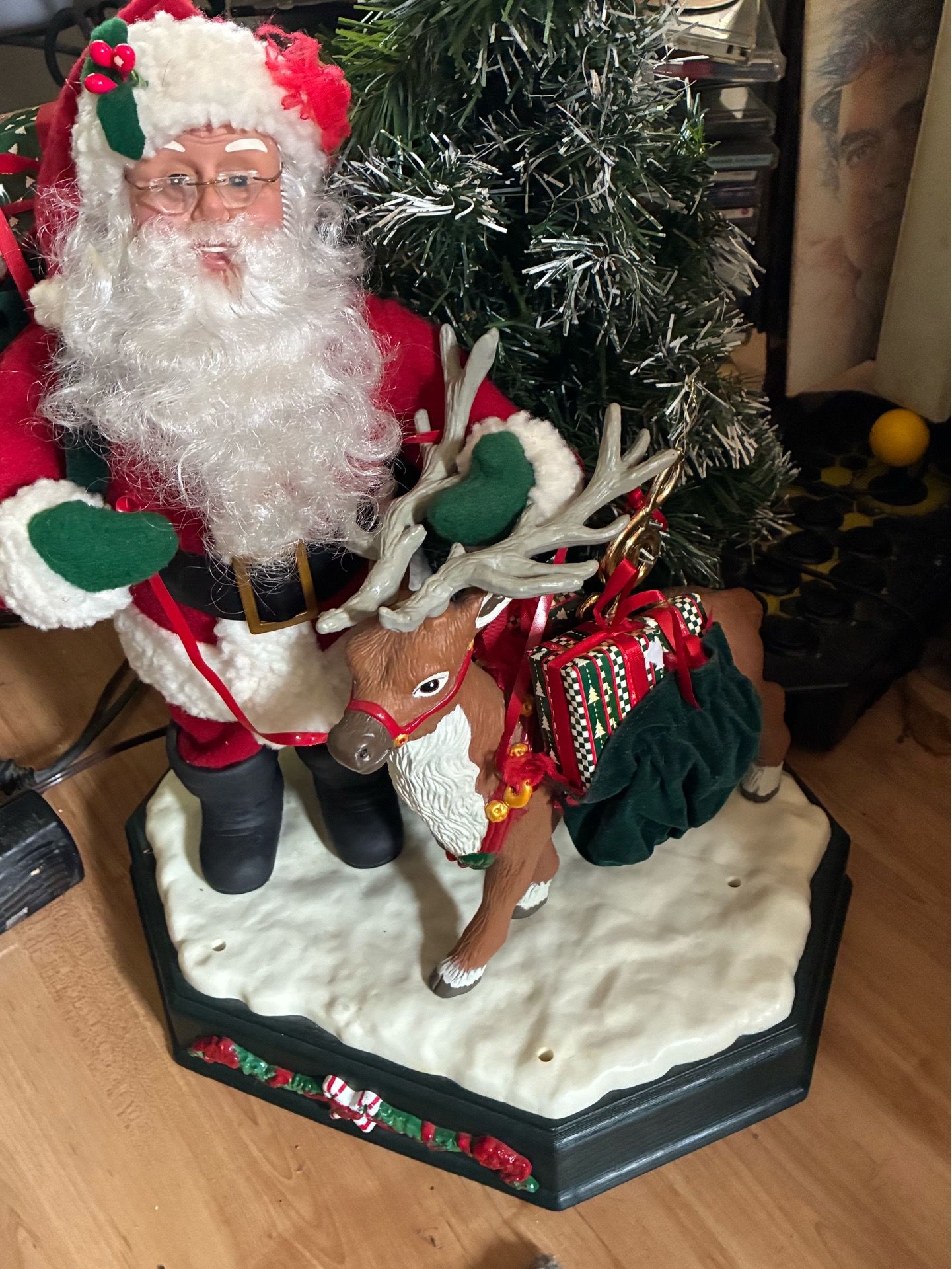 Christmas Musical Santa Reindeer - photo 3