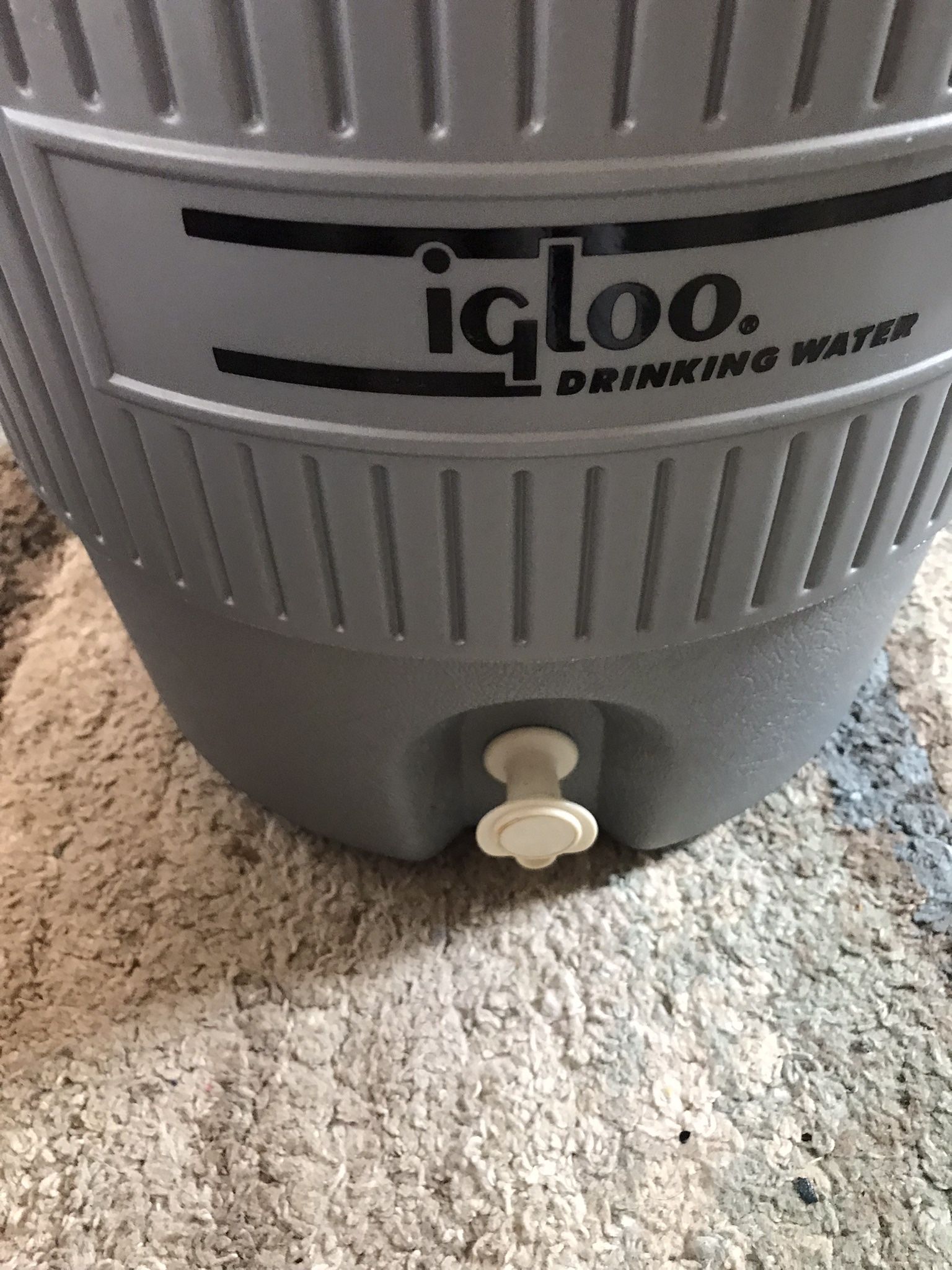Igloo 5 Gallon Beverage Cooler - photo 2