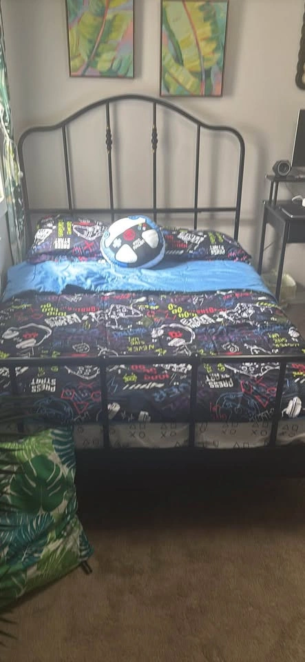 Full Size Bed with Mattress - photo 2