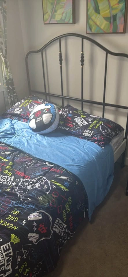 Full Size Bed with Mattress - photo 3