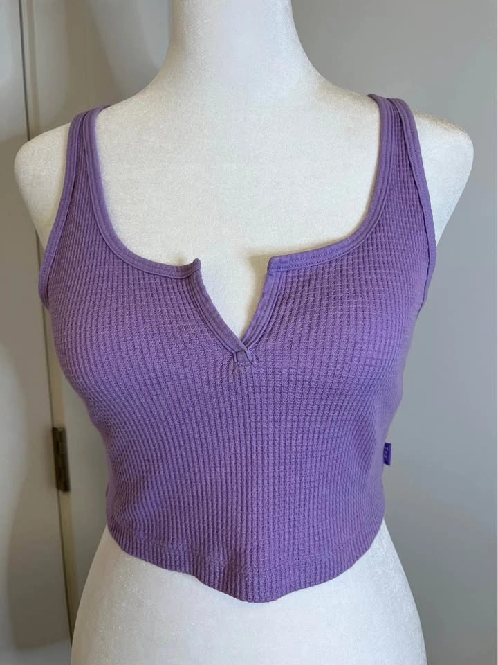 TNA Aritzia Lilac Ribbed V-Notch Crop Tank Top - Size S - photo 2