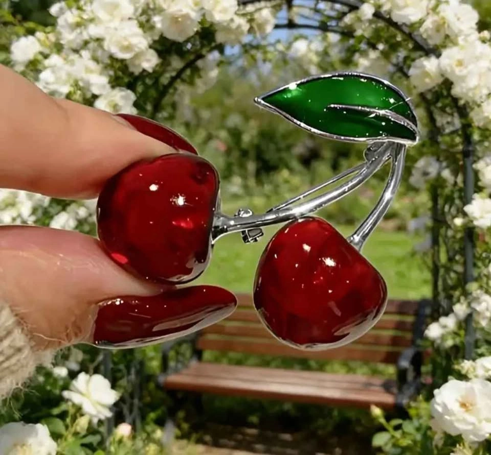 Easy Fashion Cherry Brooch - photo 3