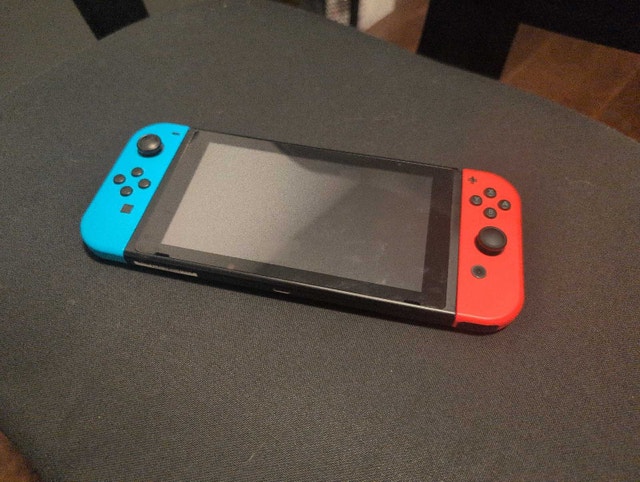 Nintendo Switch - Used