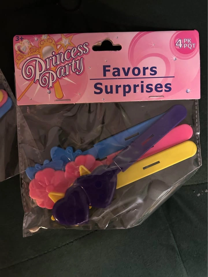 10 pack Princess party favours - photo 2