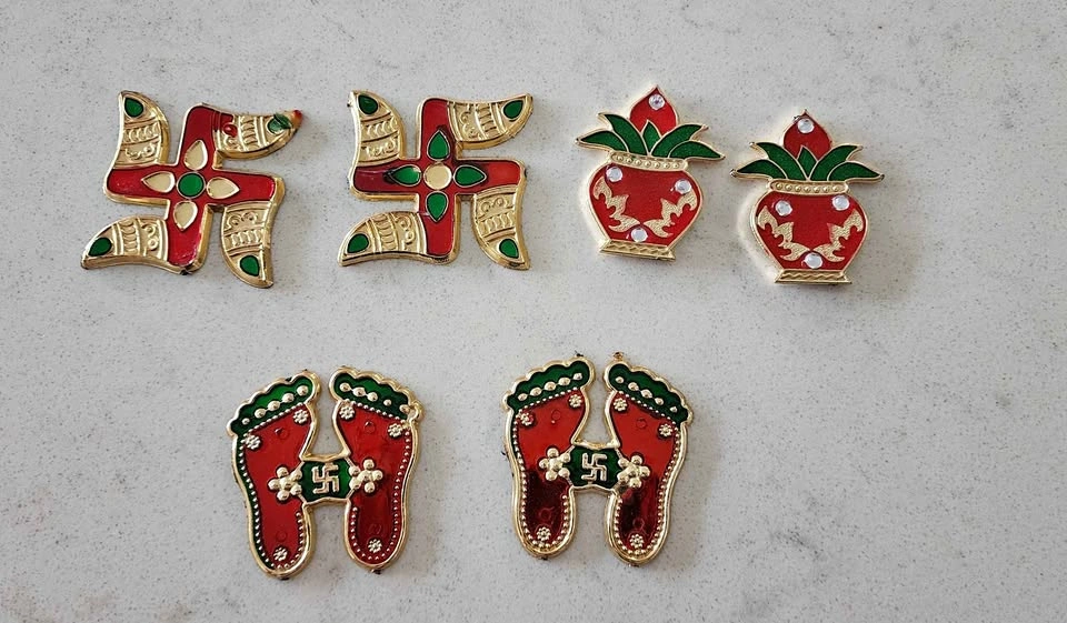 Indian Home Décor Set – Toran, Diya Holders & Pooja Items