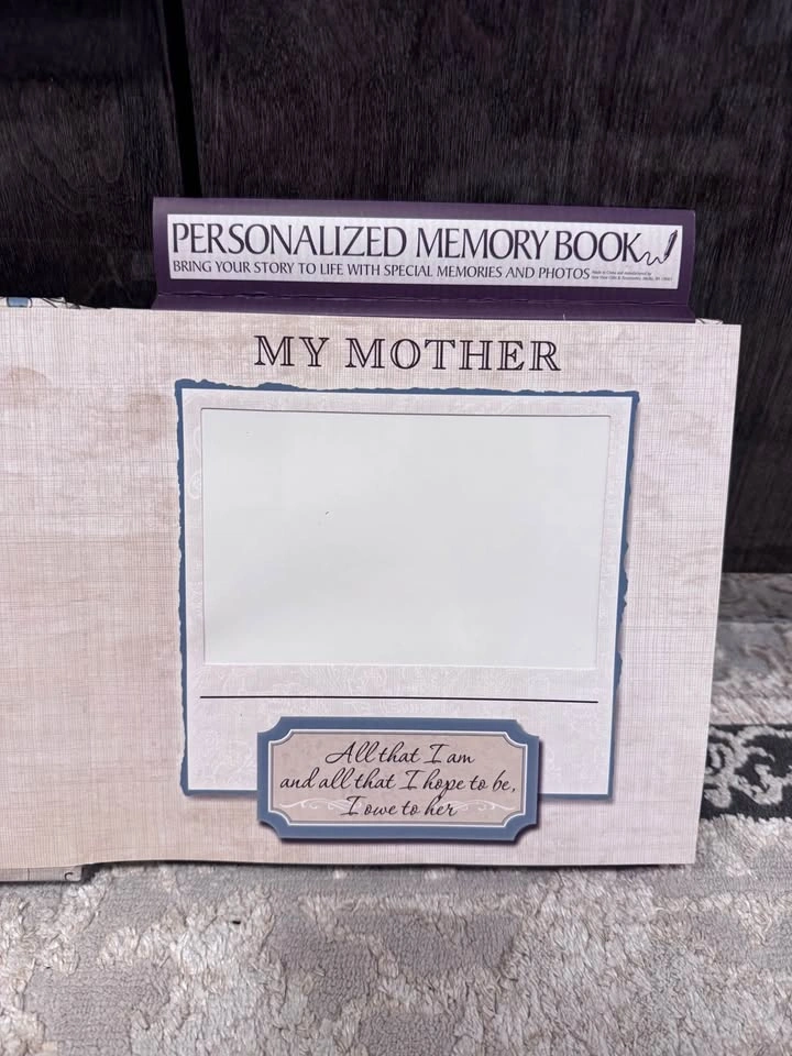 Mother’s Day Personalized Memory Book – Brand New 💝💐 - photo 2