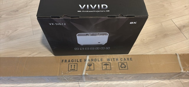 Vivid VX-SIG12 Projector with 72" Screen - photo 2