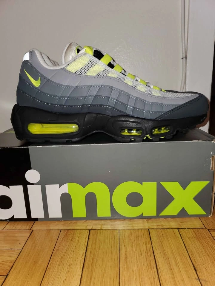 Nike Air Max 95 OG Neon Yellow Men's Size 8 - photo 5
