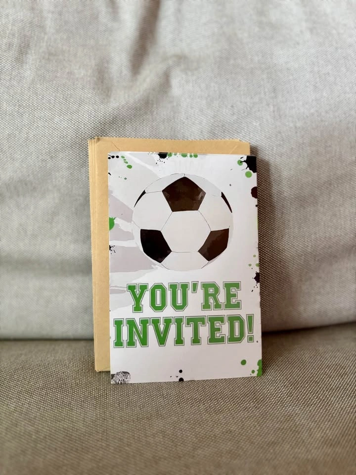 Pack of 20 Soccer Themed Birthday Party Invitations - photo 2