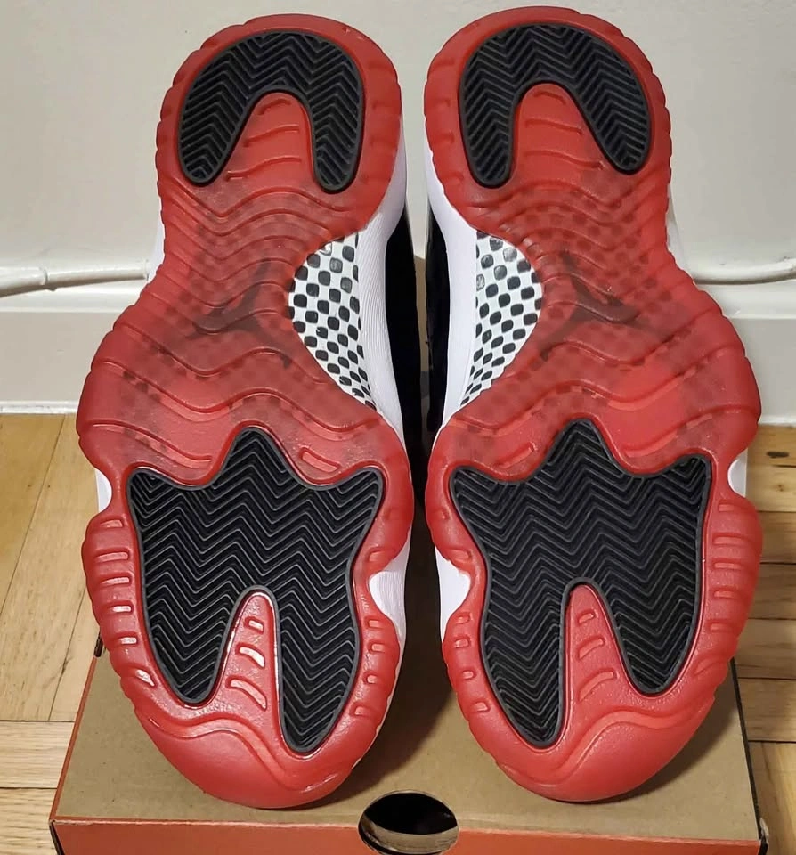 Air Jordan 11 Retro 'Bred' Size 7.5 Men - photo 4