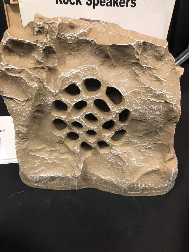 Outdoor rock shaped speaker - photo 2