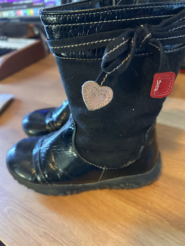Girls size 10 boots