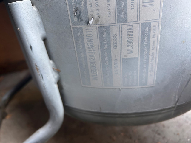 1.7 Hp 22 gallon Campbell Huasfeld Compressor - photo 5