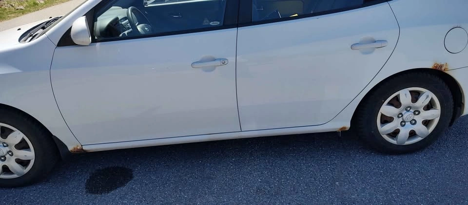 2010 Hyundai Elantra - photo 2