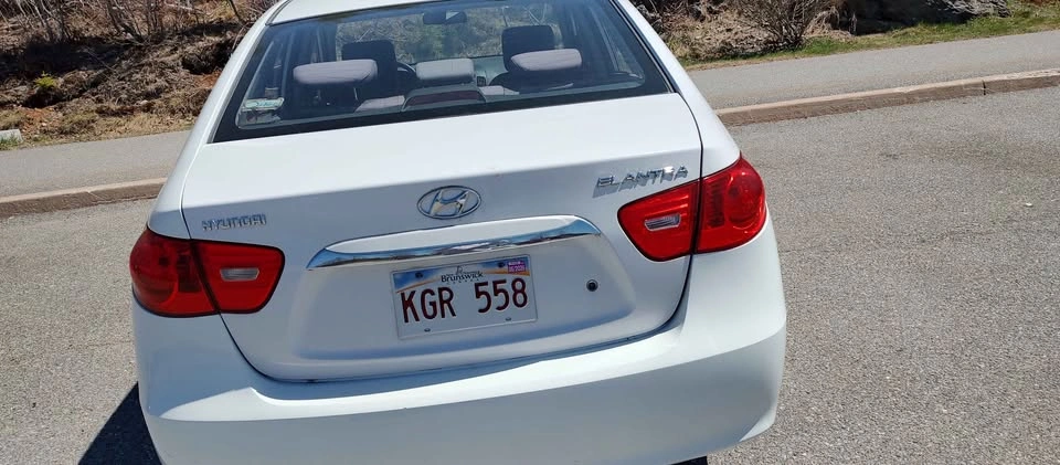 2010 Hyundai Elantra - photo 4
