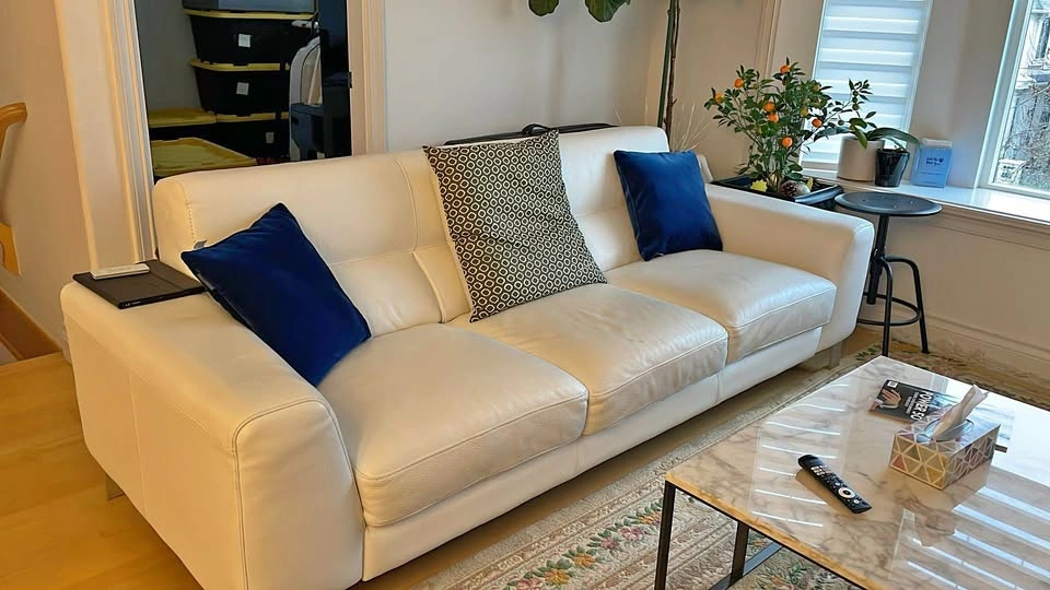 Beautiful high grain leather couch