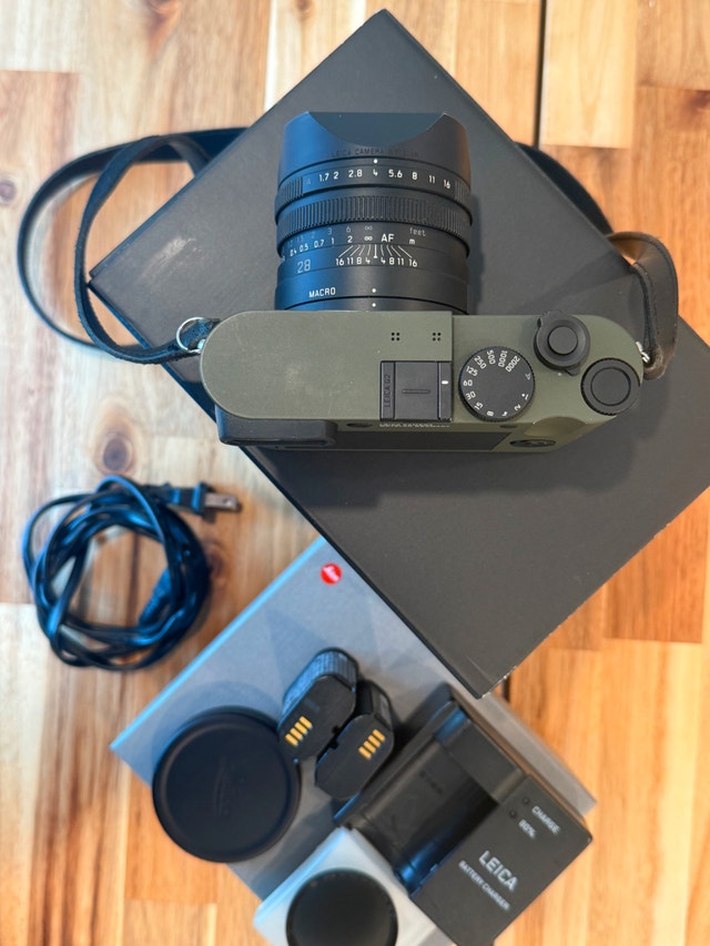 Leica Q2 Reporter Camera - Character, Ready to Shoot - photo 2