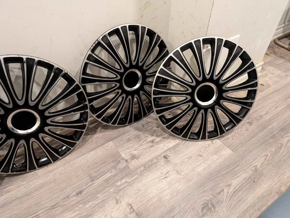 Like new set of 17 inch Hub Caps in box condition. - photo 3