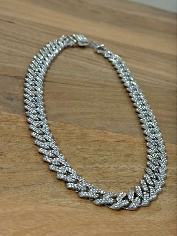 Iced Cuban Link Chain – 22” Silver