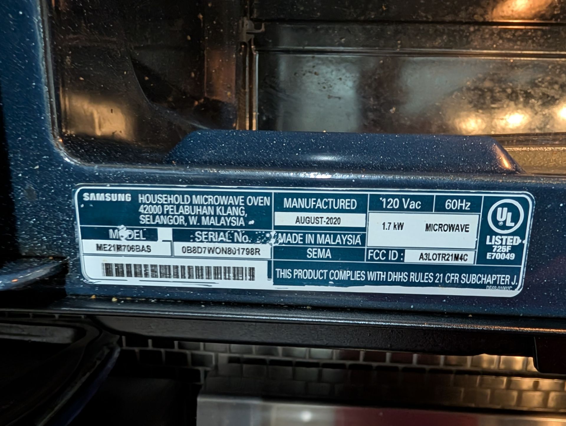 Samsung 2.1 cu ft Over-the-Range Microwave - photo 2