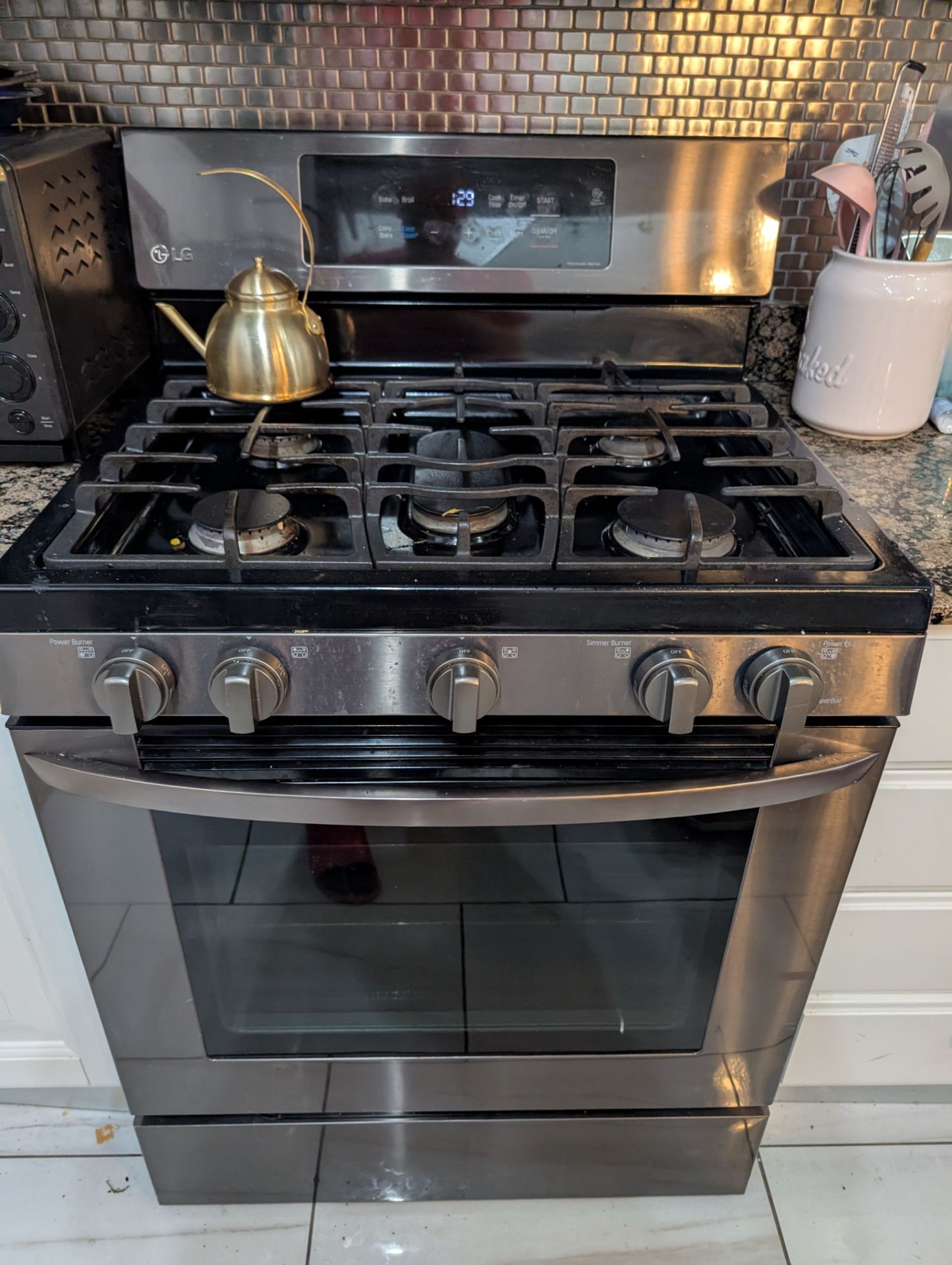 5.8 cu. ft. Smart Gas Range w/ Air Fry & EasyClean