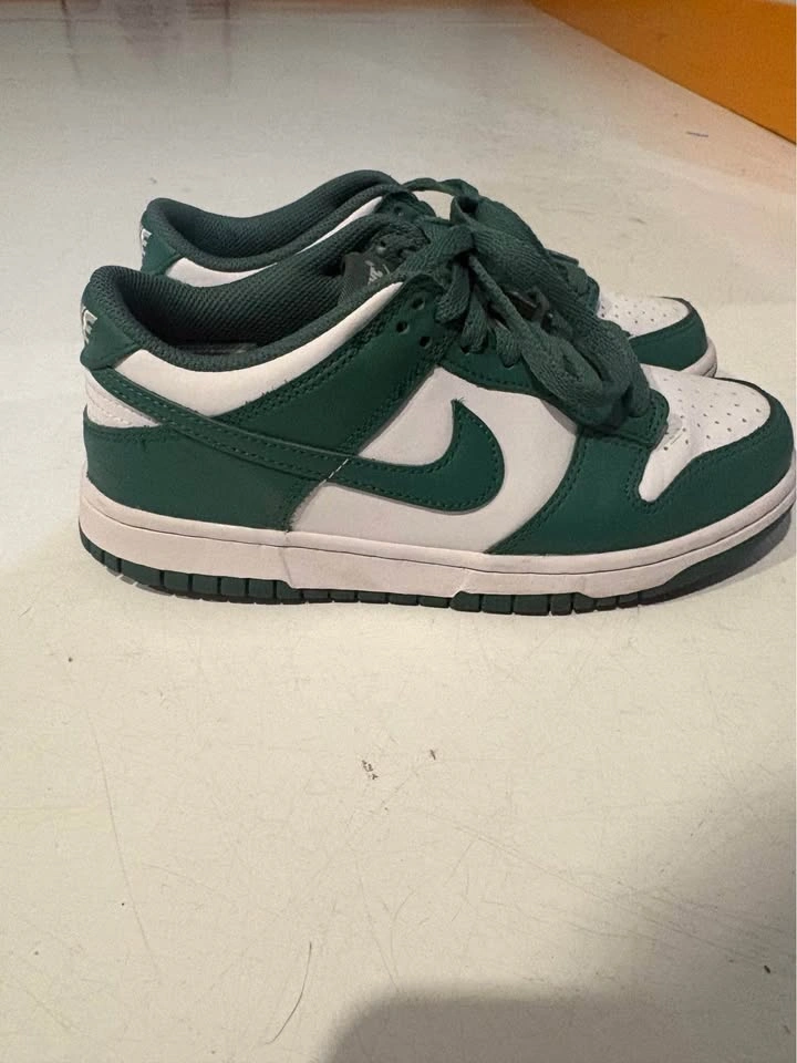 Nike Shoes - photo 2