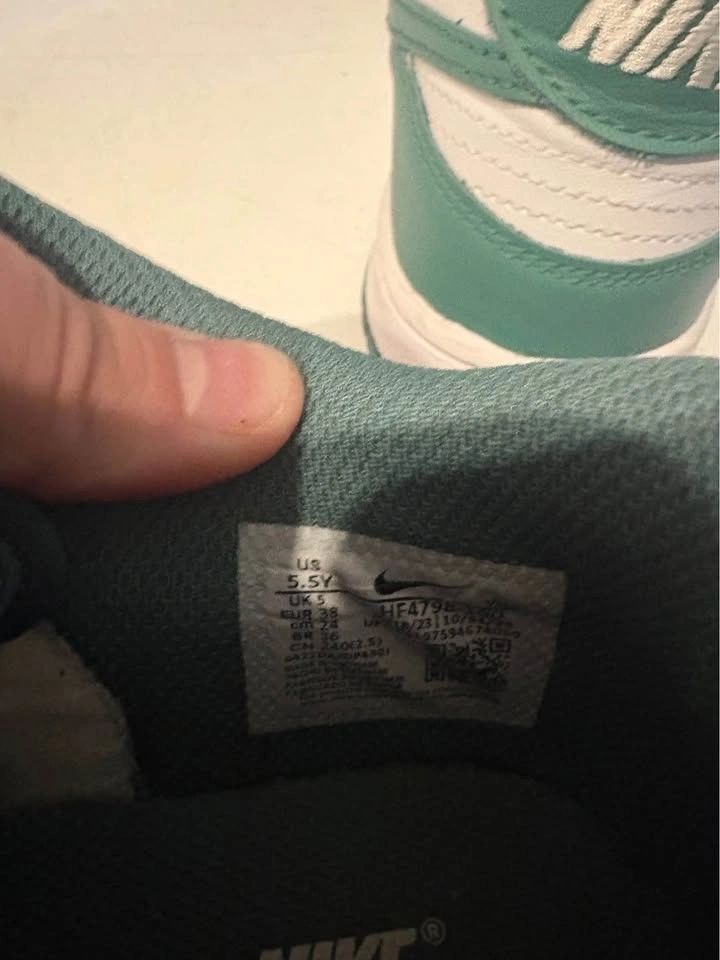 Nike Shoes - photo 4