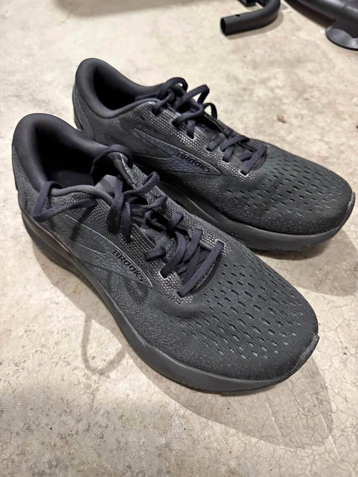 Brooks Ghost 16 Running Shoes Men's 11 2A Narrow