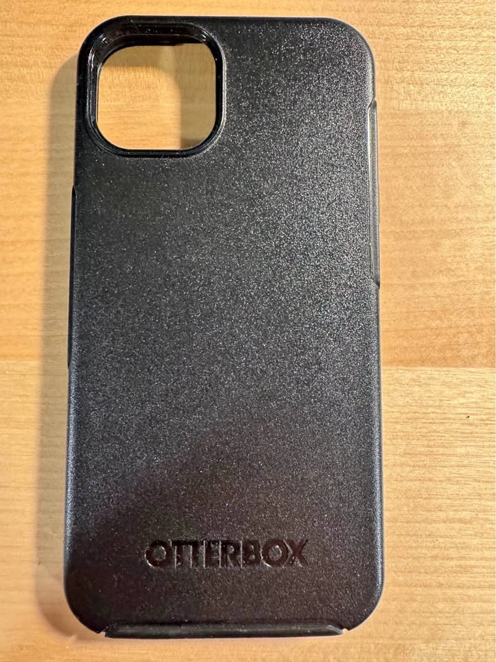 Otterbox Symmetry Plus Case with MagSafe for iPhone 13