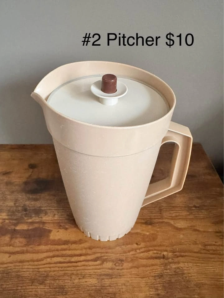 Vintage Tupperware Pitchers - photo 3