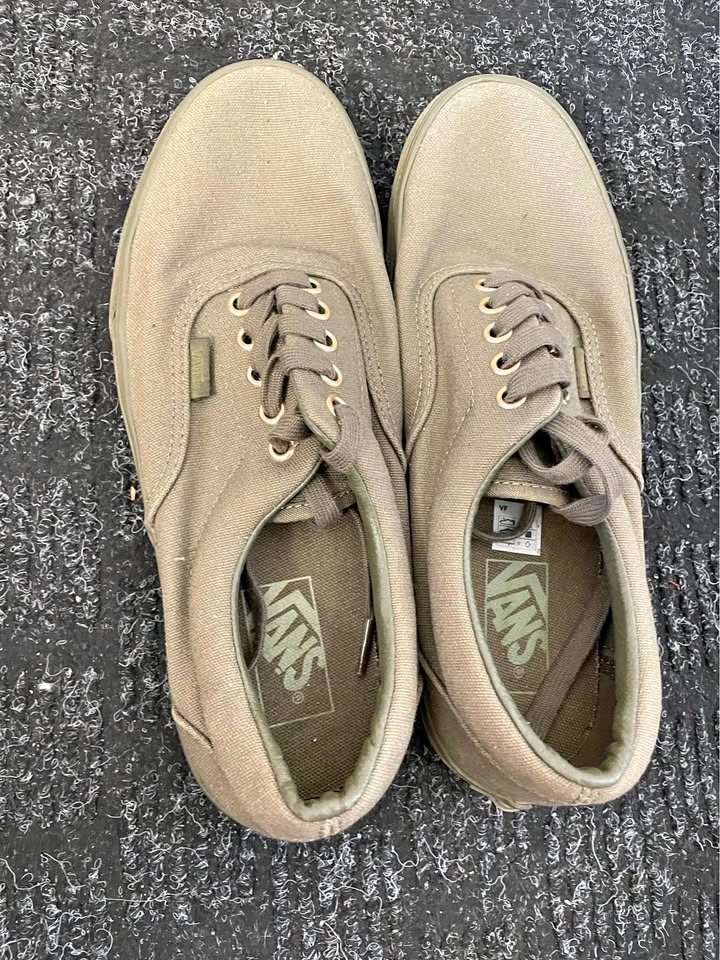 Vans Summer Shoes (size 7.5)