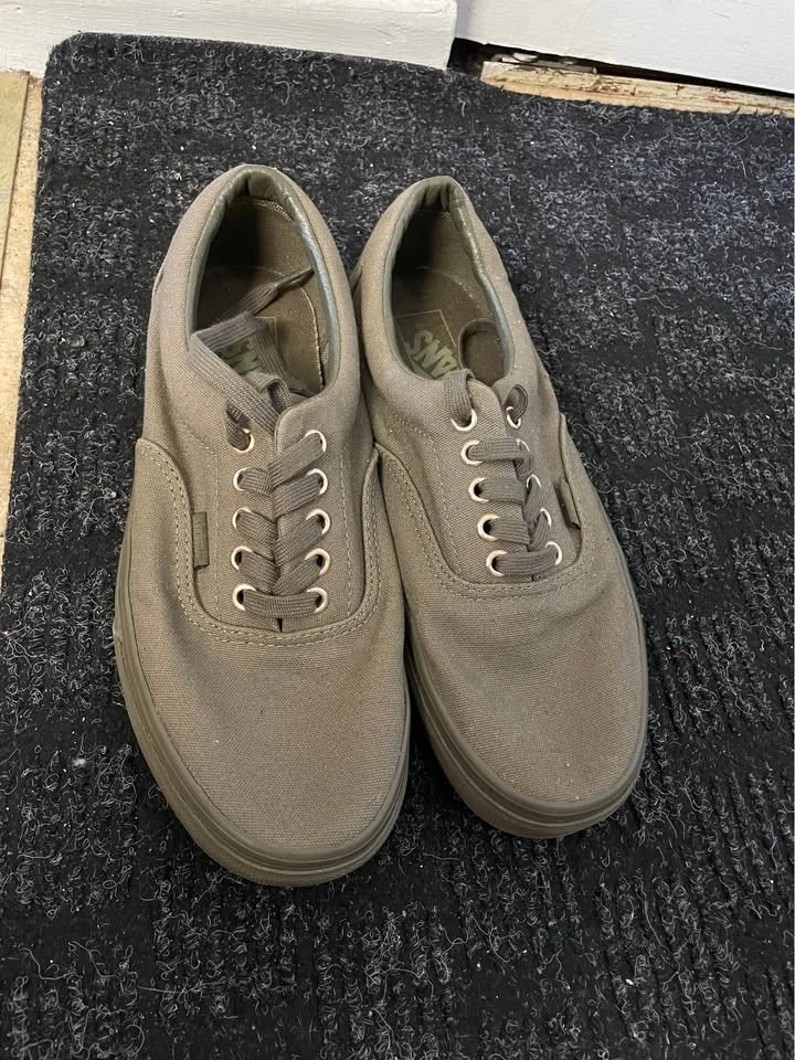 Vans Summer Shoes (size 7.5) - photo 3