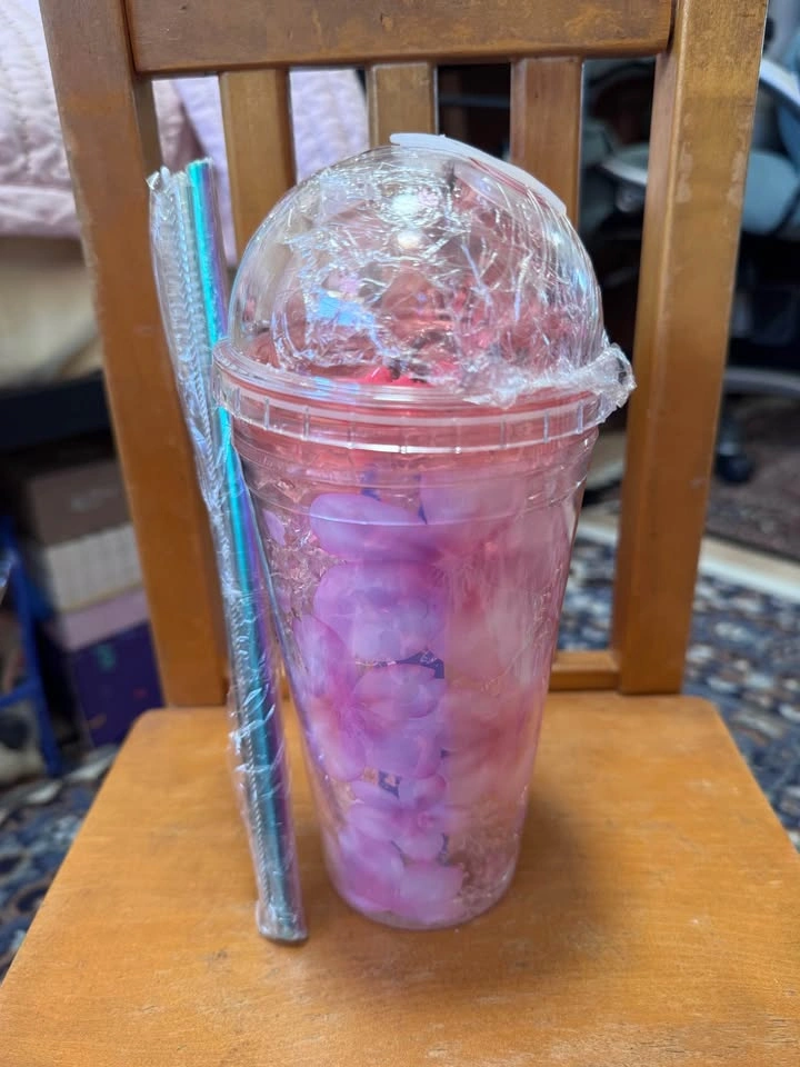 Brand New Cute Pink Tumbler Set w/ Straw, Lid & Accessories 🌸✨ - photo 3