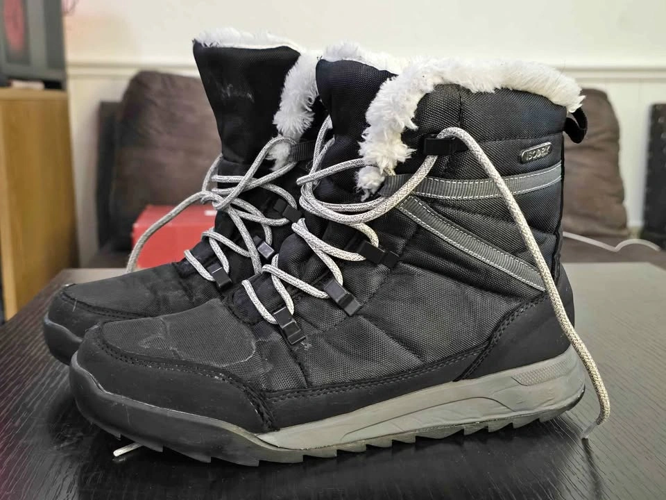 Mountain Warehouse IsoDry Women's Winter Boots (Size 8)