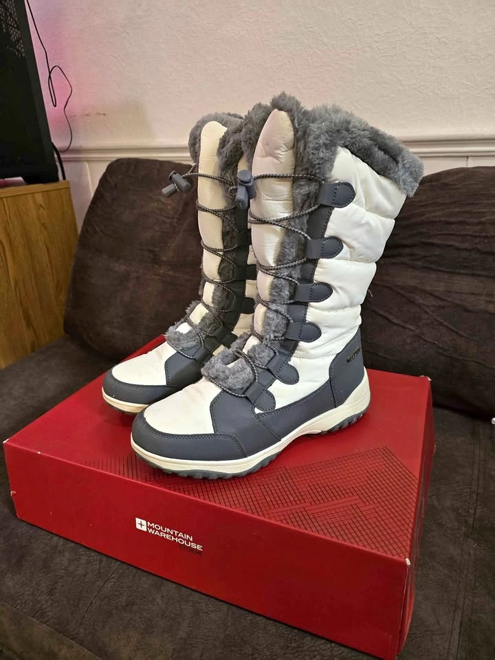 Mountain Warehouse Women's Winter Snow Boots Size 9