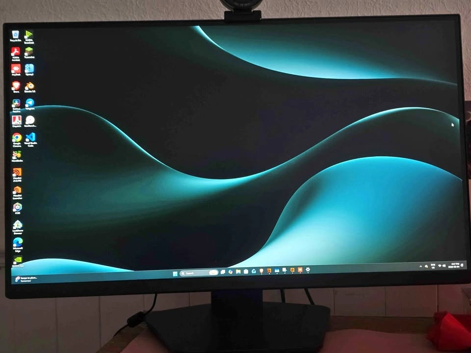 LG UltraGear 27" QHD Gaming Monitor (200Hz, 1ms) - Like New in B