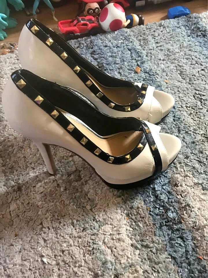Womens Rockstud pumps
