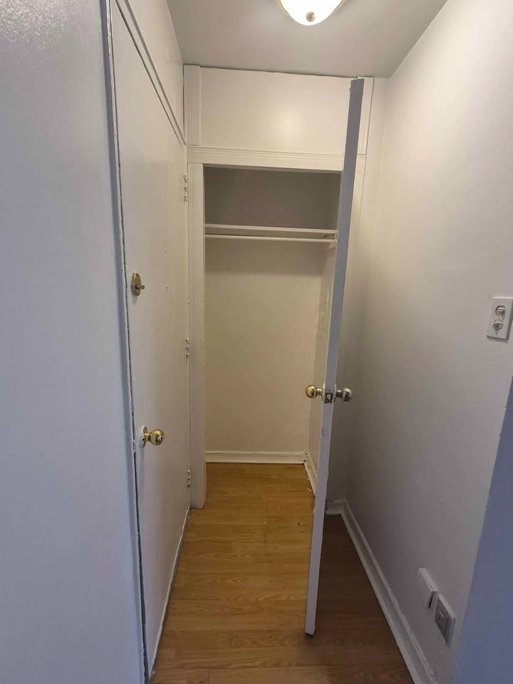 1 Bed 1 Bath - Apartment - photo 4
