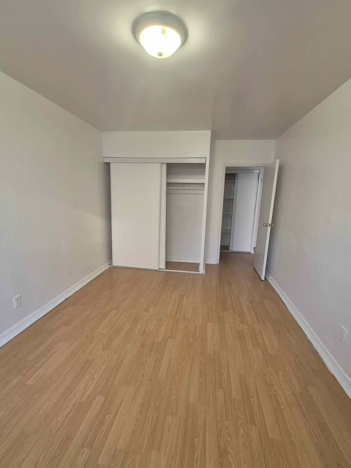 1 Bed 1 Bath - Apartment - photo 5