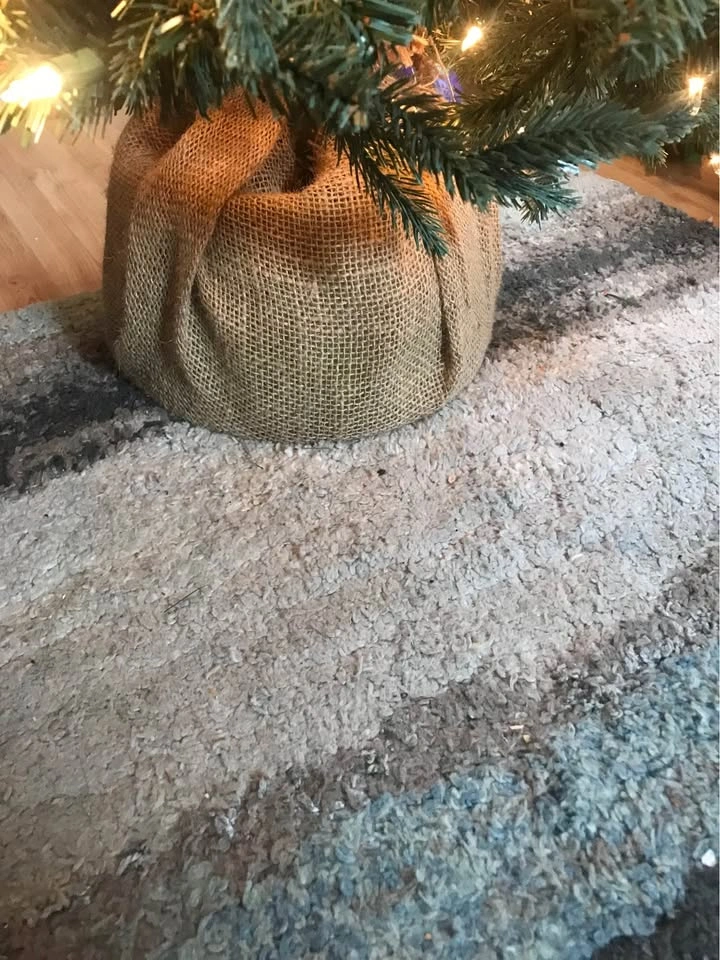 4 ft Pre-Lit Christmas Tree - photo 2
