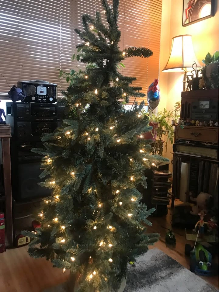 4 ft Pre-Lit Christmas Tree - photo 4