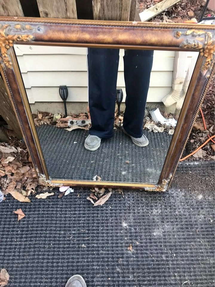 Wall hanging mirror