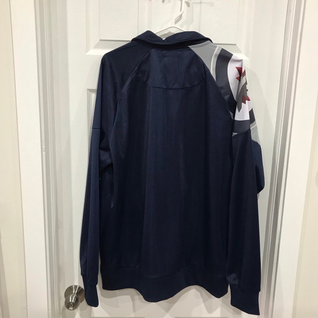 Winnipeg Jets Jackets & Hoodies (4 Items) - photo 2