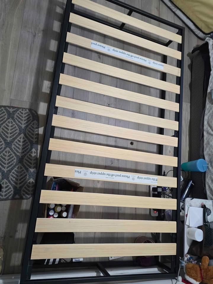 Zinus Twin Bed Frame & Bamboo Mattress - photo 3