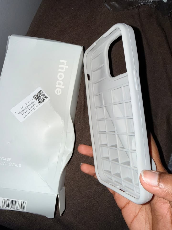 Rhode iPhone 15 Pro Max Cover – Sealed & Unused - photo 2