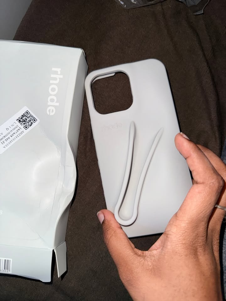 Rhode iPhone 15 Pro Max Cover – Sealed & Unused - photo 3